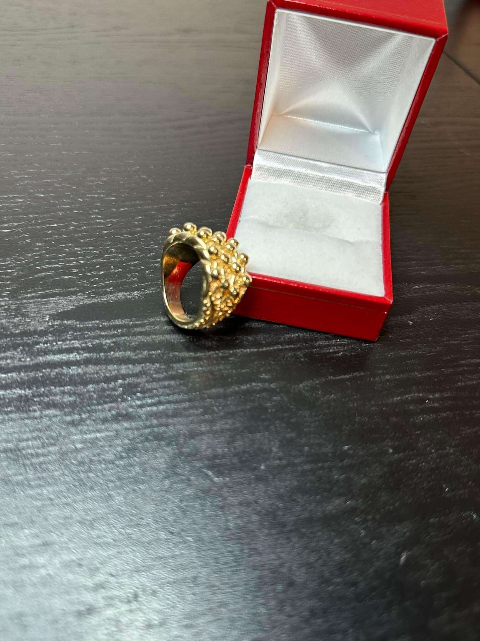 9ct Keeper Ring